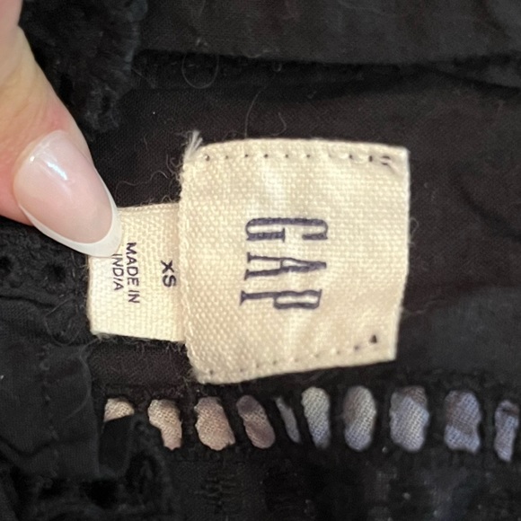 GAP Embroidered Cotton Top/ NWOT - Picture 2 of 4